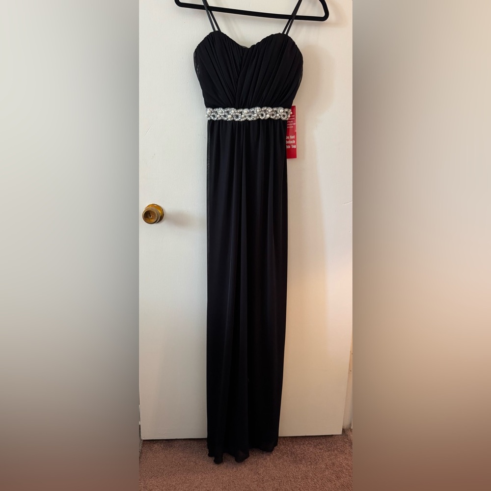 Chic Strapless Black Gown with Embellished Waist